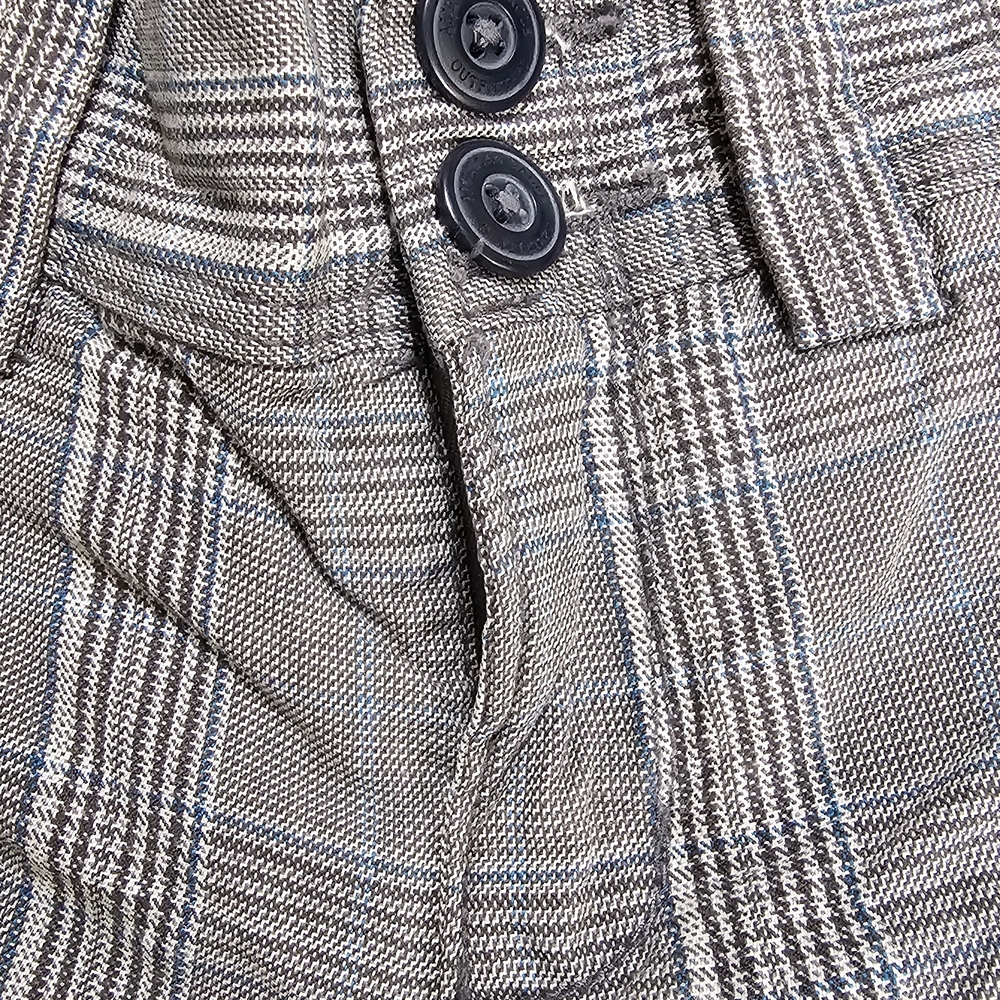 American Eagle Outfitters Light Gray Plaid Women's Shorts - Picture 3 of 5